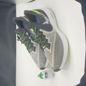 NIKE Air Zoom Winflo 6 (M)11 AQ7497-015